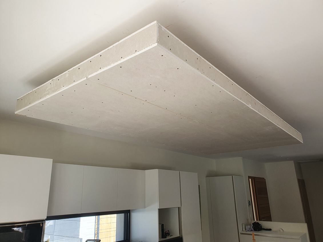 plafond suspendu à Berre L'Étang